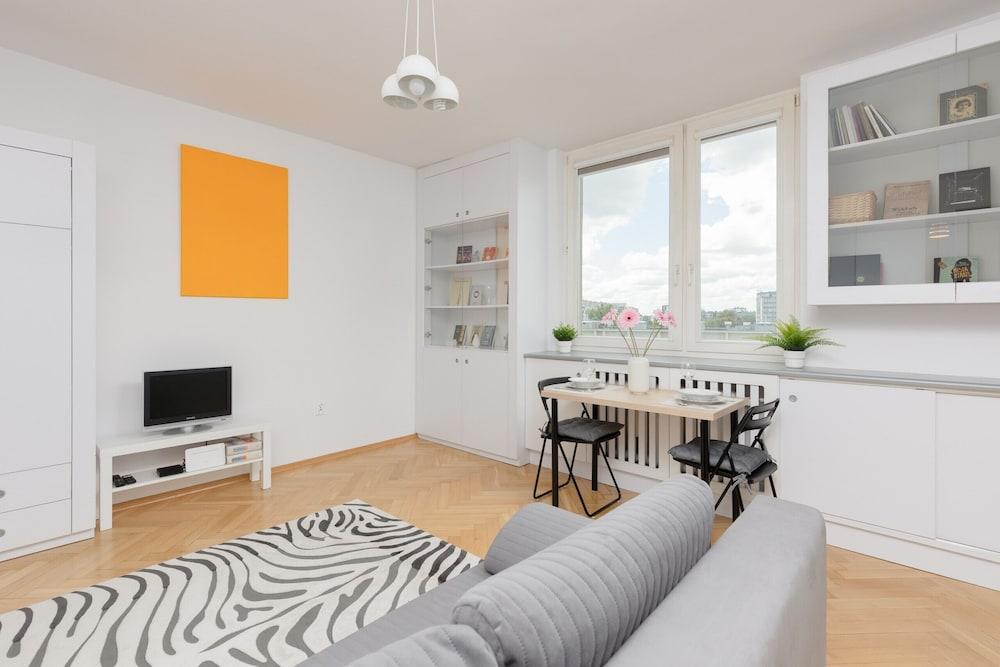 Studio Wojska Polskiego by Renters