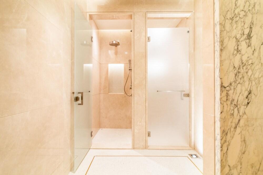 Spacious Studio With a View of The Atlantis