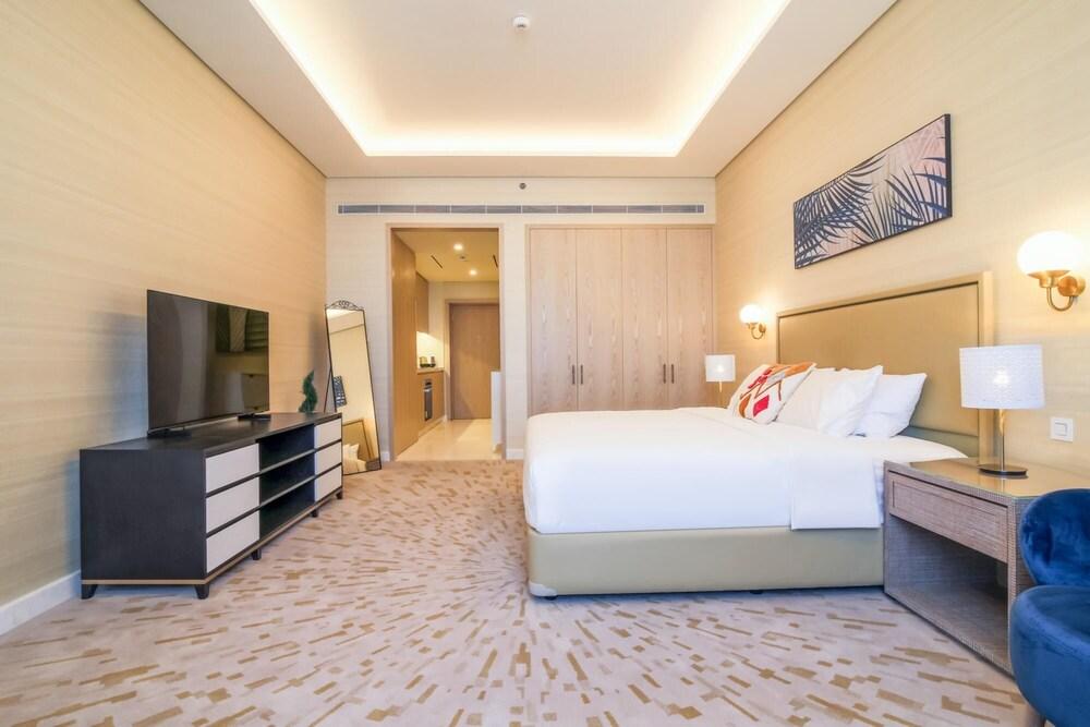 Lavish Studio With Burj Al Arab View