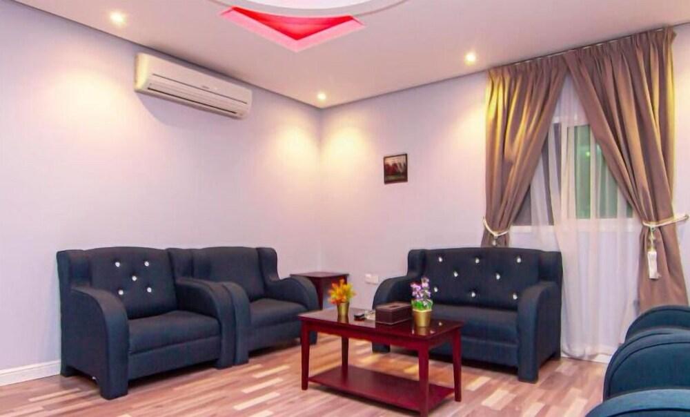 Al Muteb Suites Al Tawon