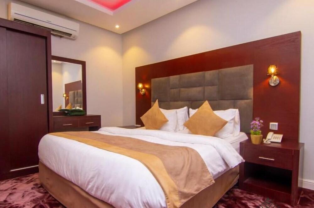 Al Muteb Suites Al Tawon