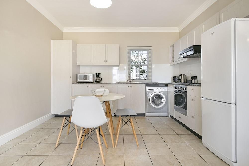 Winelands Golf Lodges 18