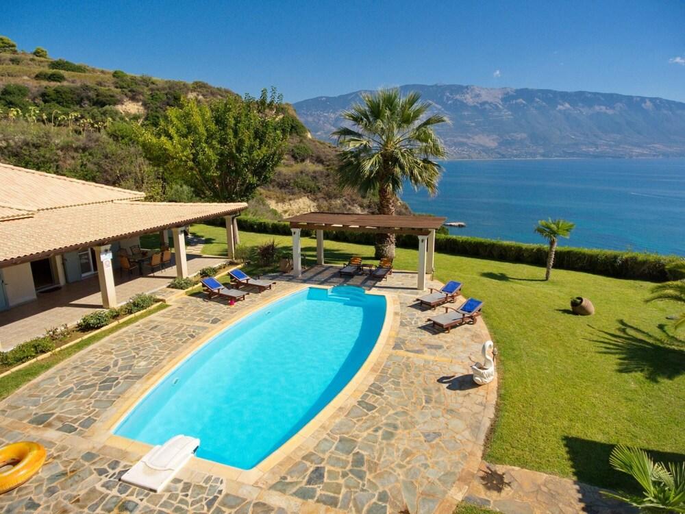 Villa-aris Stunning sea Views