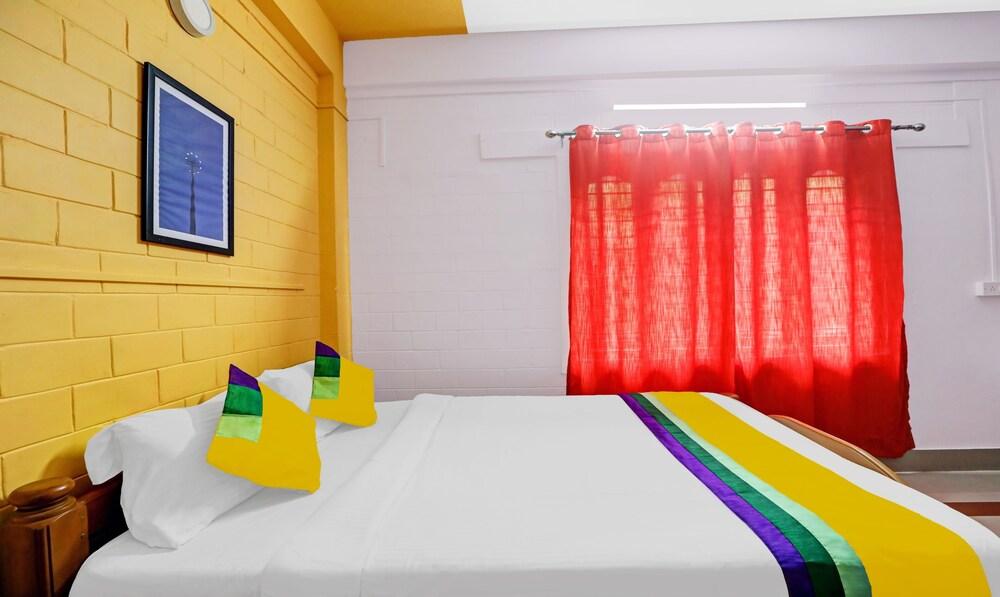 Itsy By Treebo - Iha Comforts With Mountain View