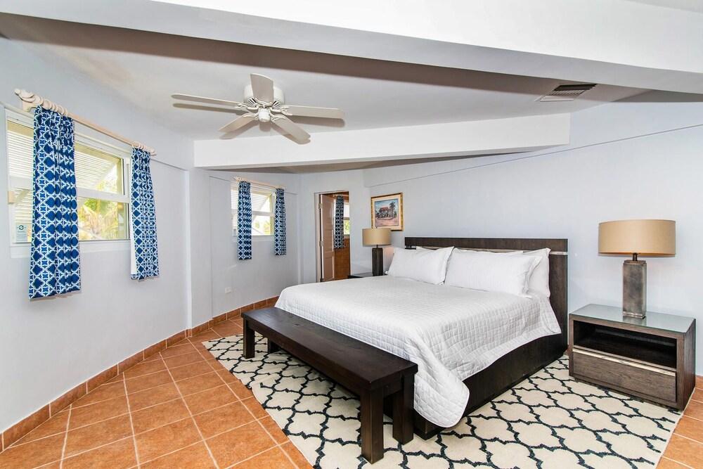 Cayman Castle & Guesthouse