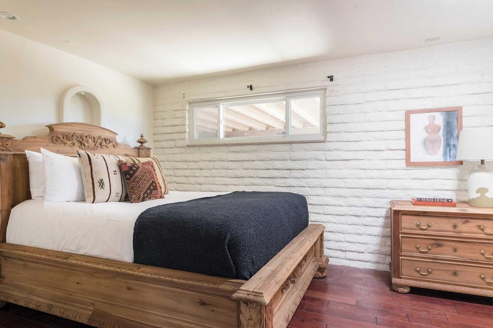 Charming 5bdr Hacienda w/ Pool, Fire Pit, Billiards La Casona by Avantstay