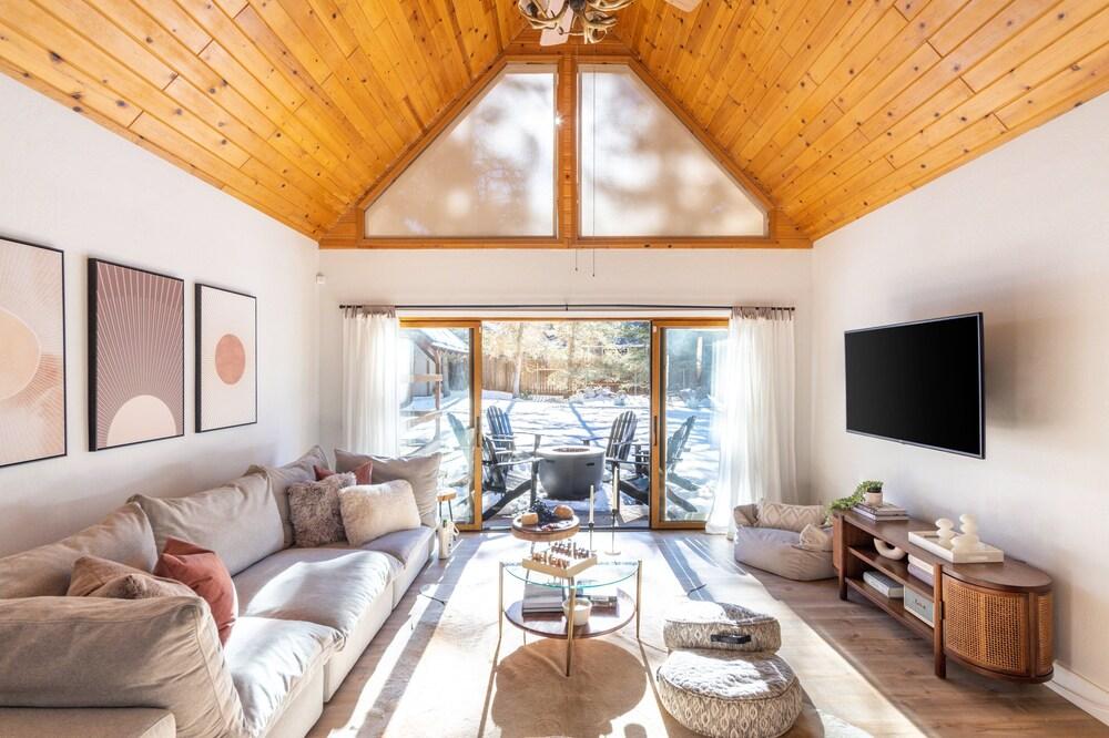 Cinnamon by Avantstay Gorgeous Cabin in Big Bear w/ Hot Tub & Fire Pit!