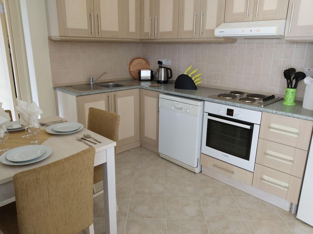 Captivating 1-bed House