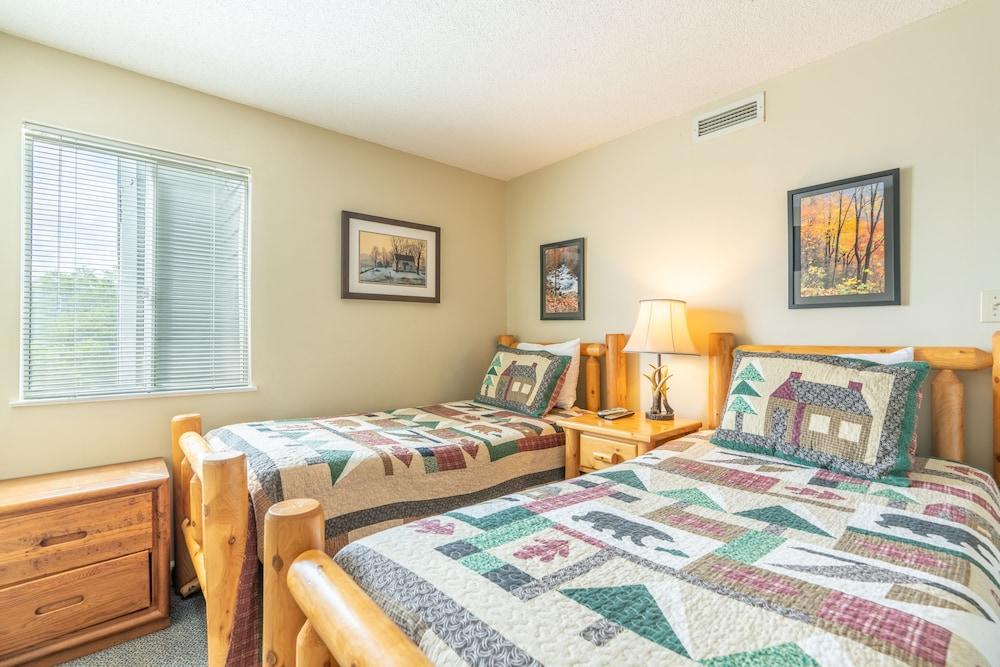 Gatlinburg Summit View 1206