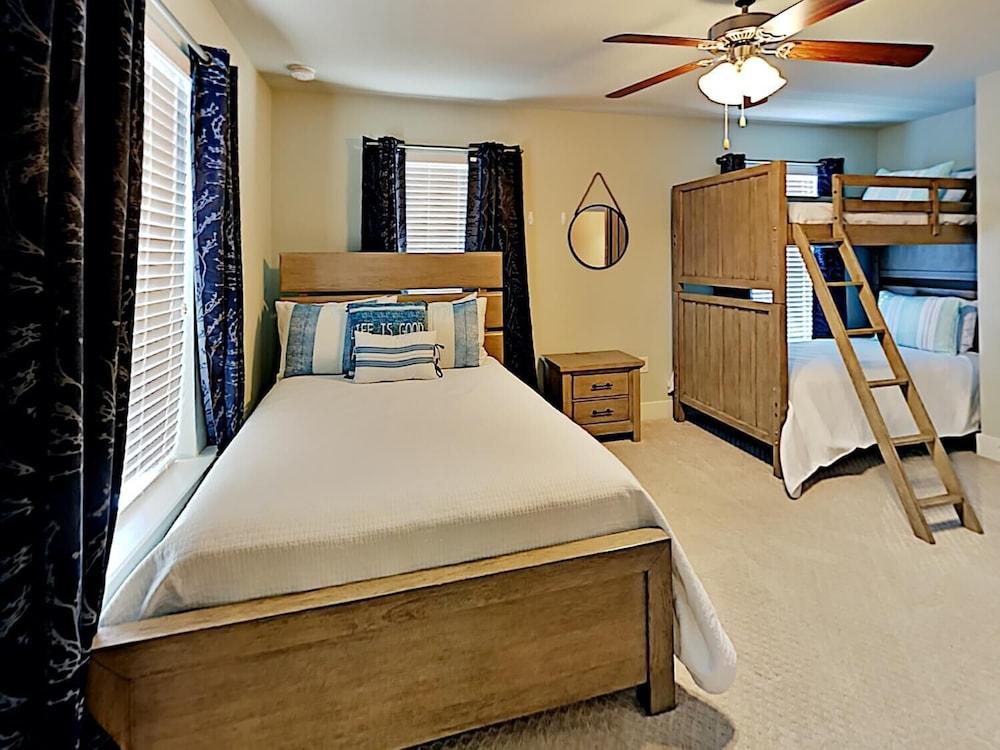 Buena Vista 2 by Southern Vacation Rentals