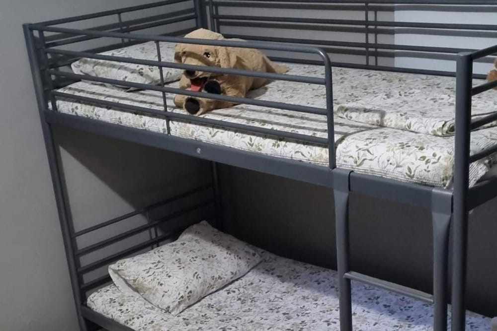 2br-7 Guests-free Parking-pool-aircon