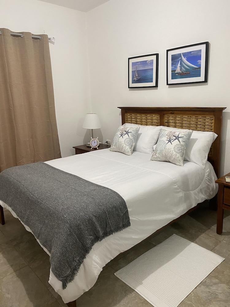 Bahia Azul Beach & Pool Apartment