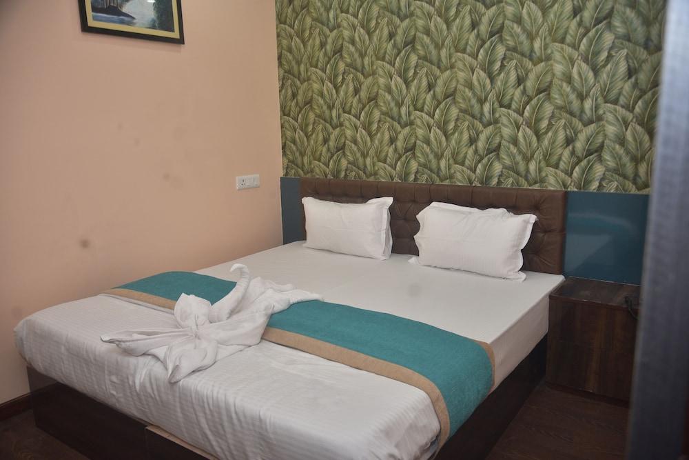 Hotel Maa International