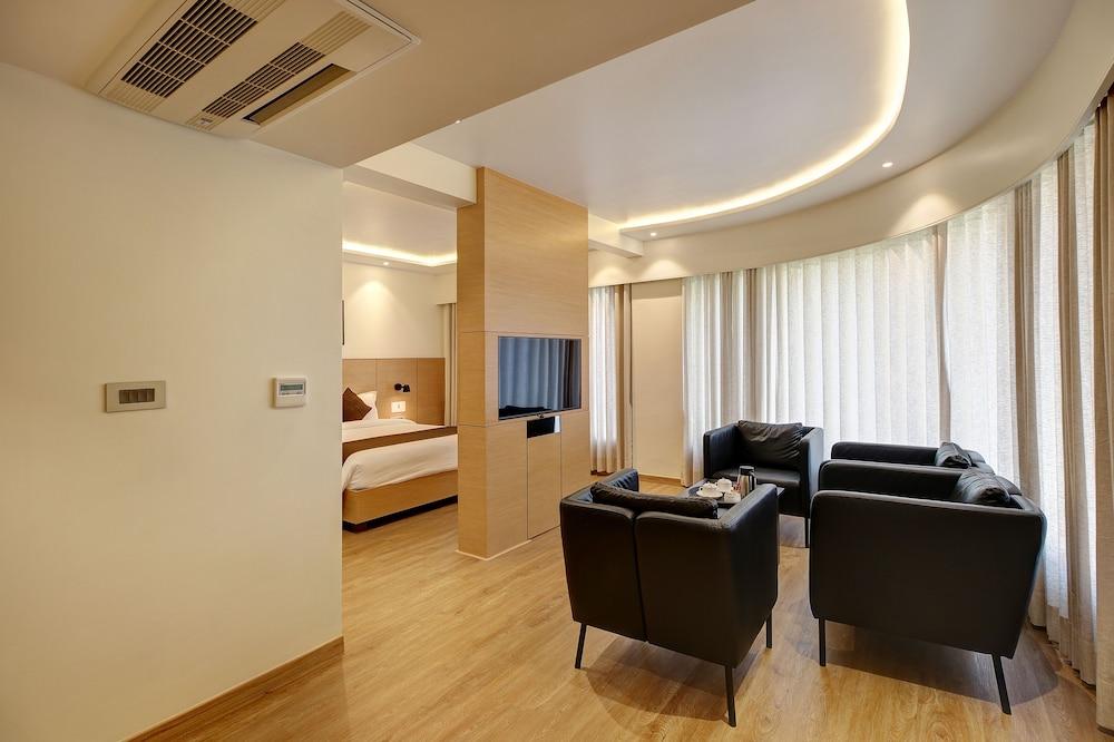 Hotel Mumbai House Ghansoli