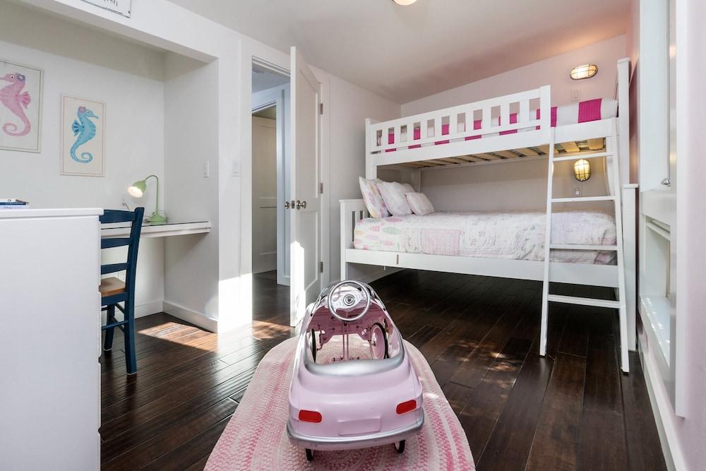 Rancho del Mar by Avantstay One Block From Beach