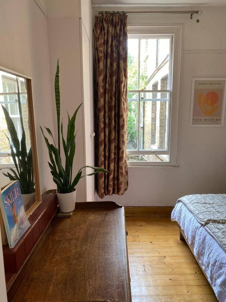 Rustic 2 Bedroom Flat in Brixton