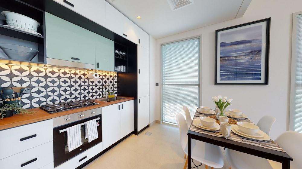 SuperHost - High-End apartment With Burj Khalifa Glimpse