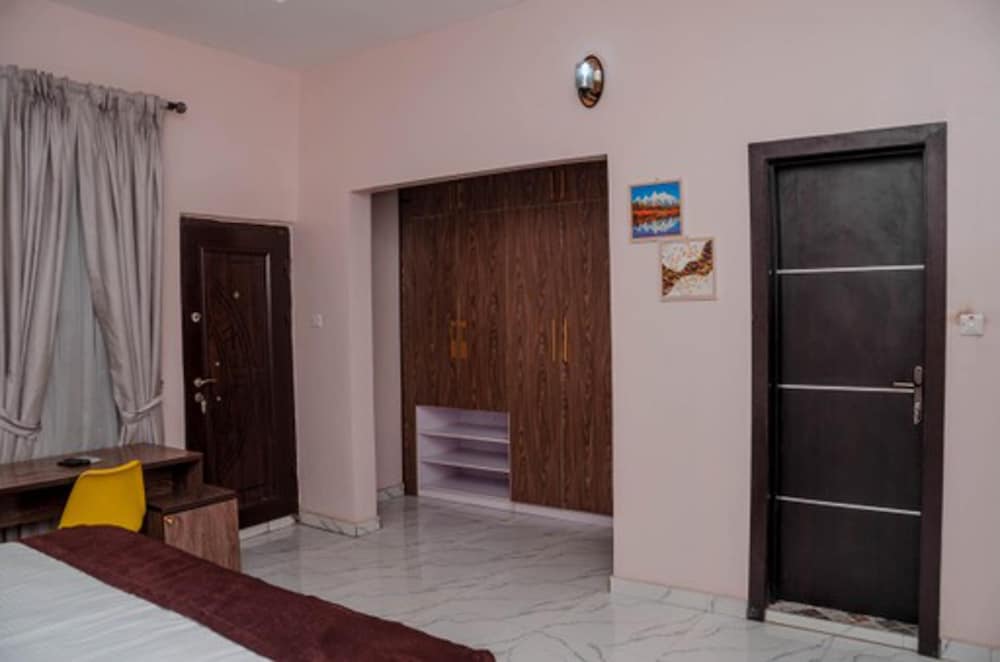 Captivating 1-bed Studio in Sapele