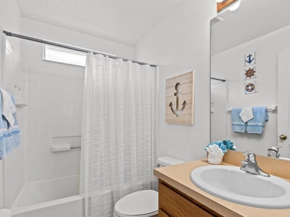 South Facing Pool Next to Golf Course 2896