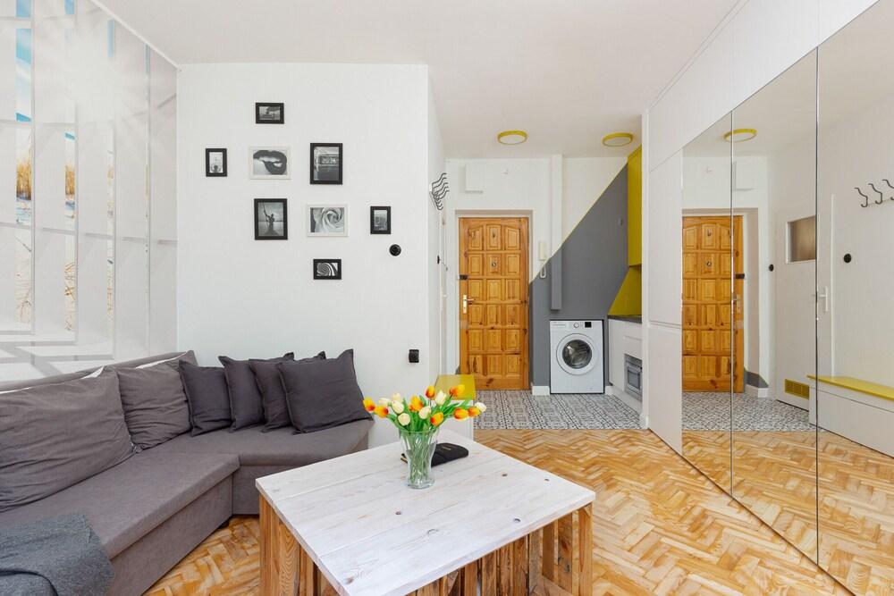 Poznańska Apartment by Renters