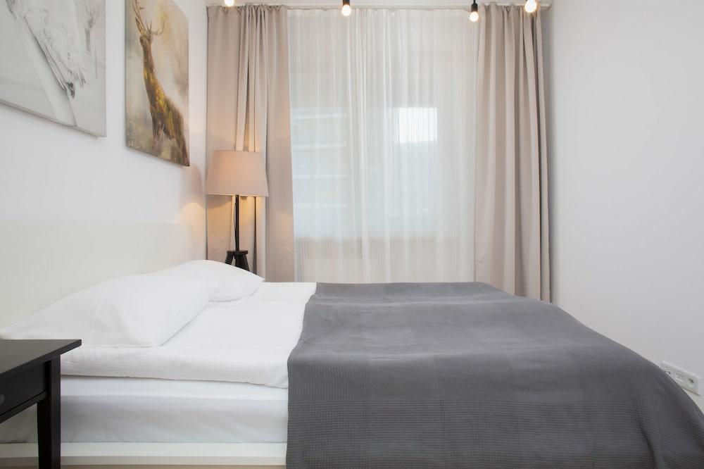 Kaliny Jędrusik Apartment by Renters