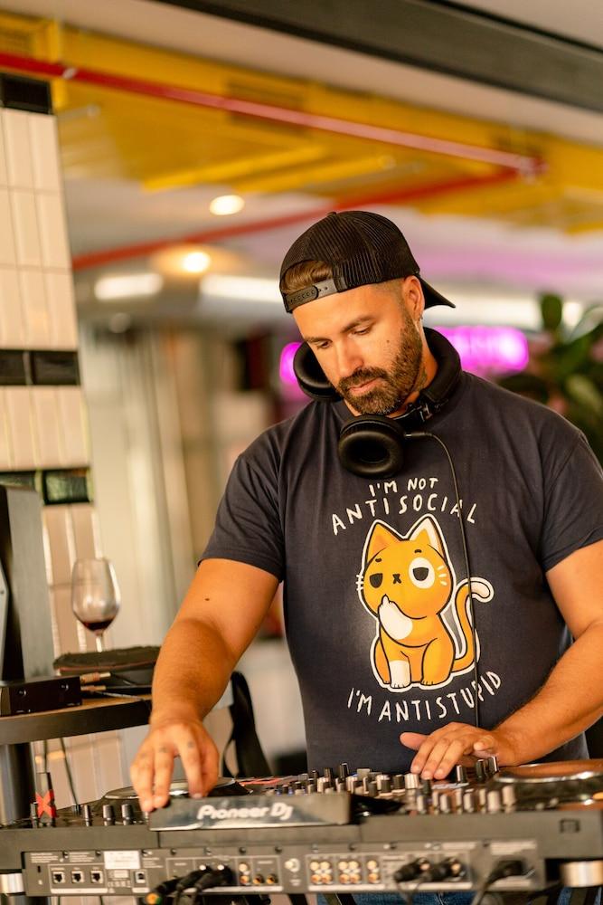 Ryans Lolas - Adults Only