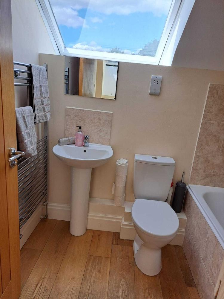 Charming 1-bed Loft in Caerleon