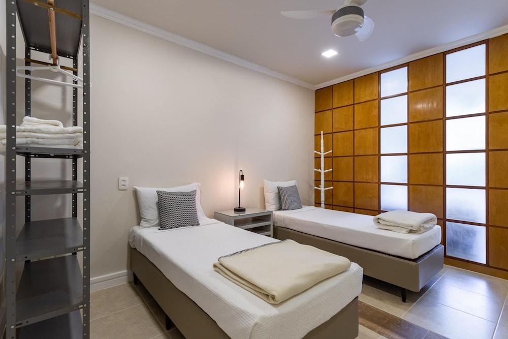 Refuge in Copacabana For 4 People Nsc401