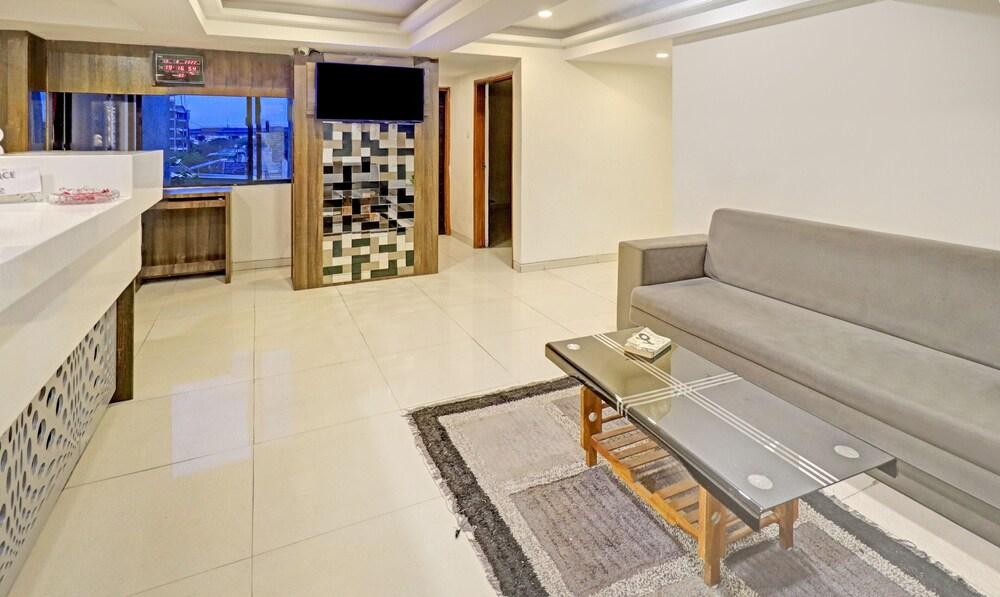 Itsy By Treebo - Radhe Residency