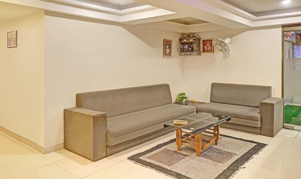 Itsy By Treebo - Radhe Residency