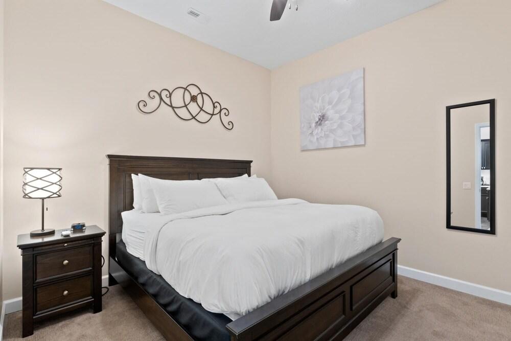 Superior 3 Bedroom Villa Waterfront