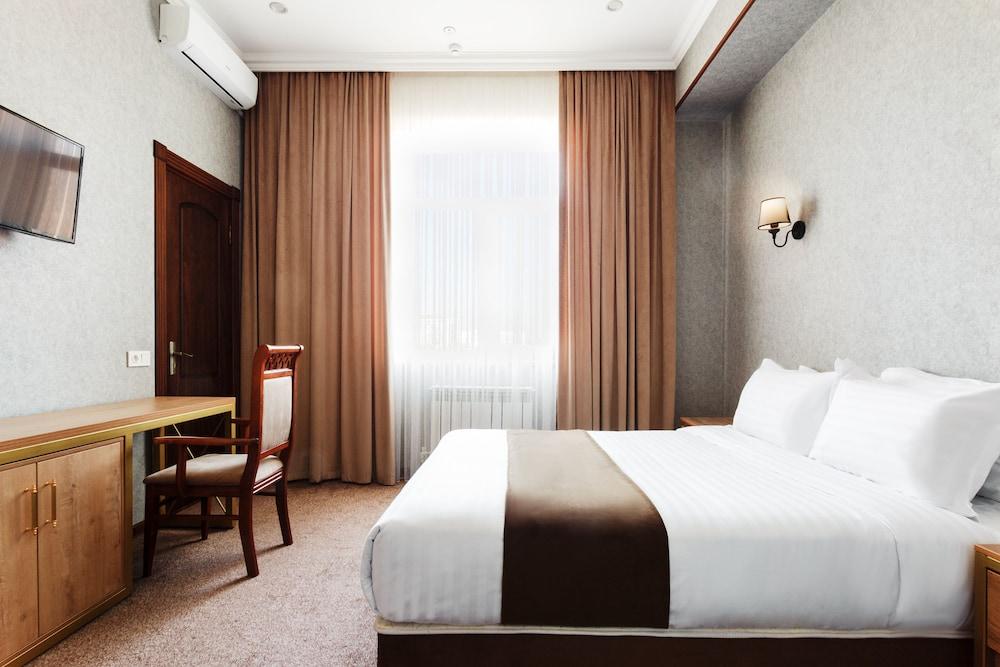 Western Suites Hotel