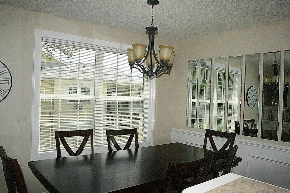 1409 2 Bedroom Villa by RedAwning