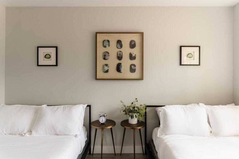 Cobalt By Avantstay Modern and Chic Home With Pool and Fire Pit in Heart of Old Town