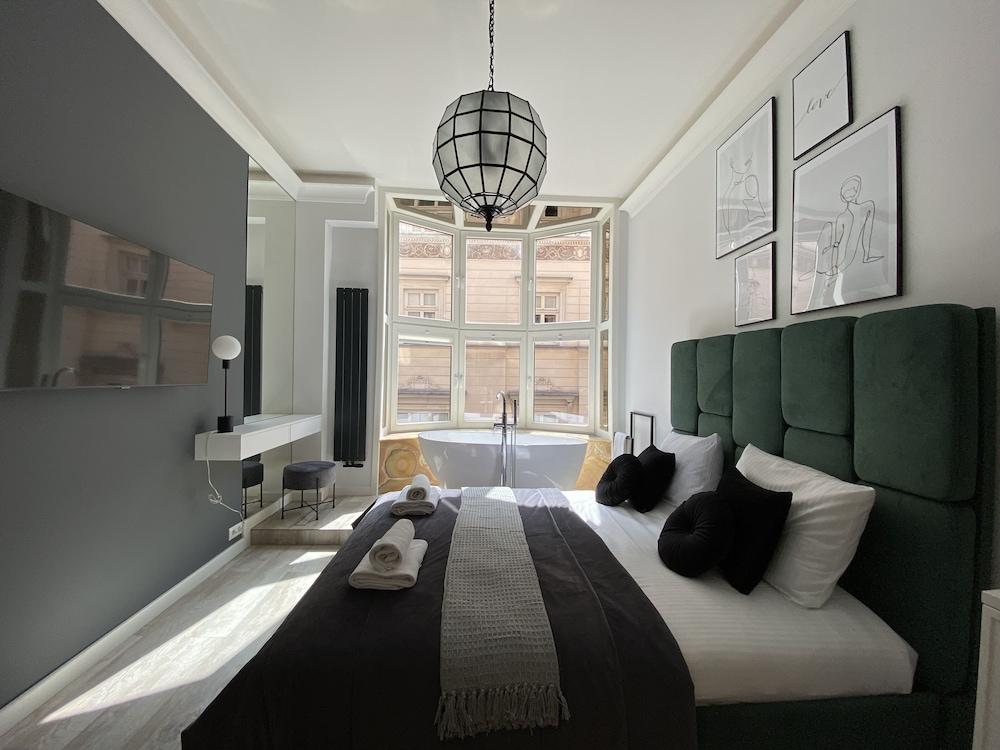 Crystal Lodge - LoftAffair Collection