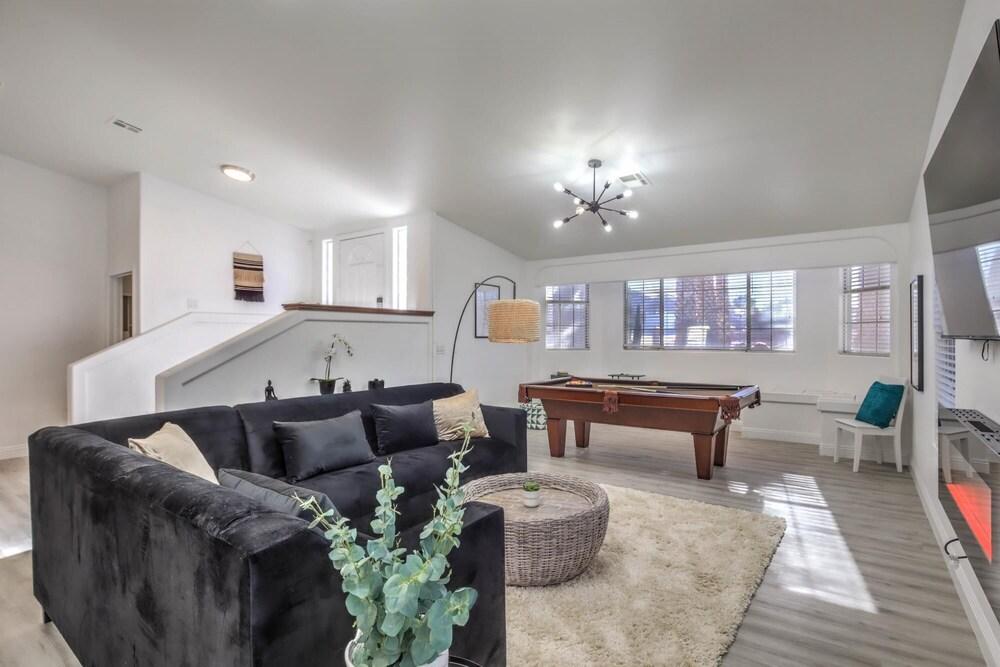 Chateau Sunset - Stunning 4BR 3bth With Private Pool SPA Mountain Views