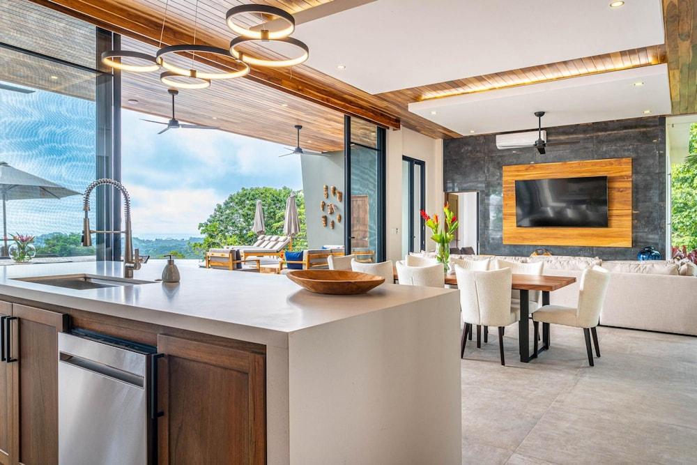 Casa Amigos - Breathtaking Luxe Ocean View Villa