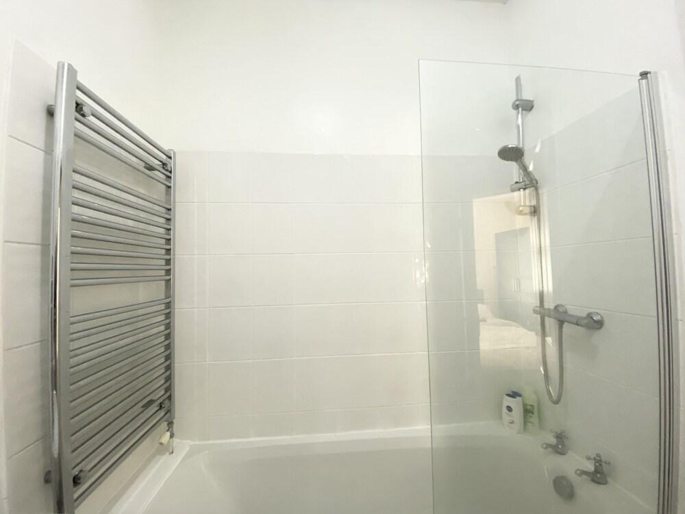 Thepropertyfocus - Stylish 2-bedroom House