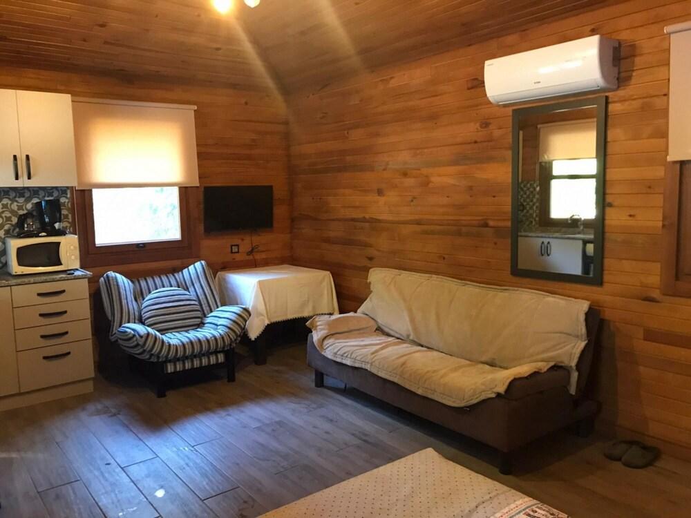 Lovely Summer House With Shared Pool in Kepez