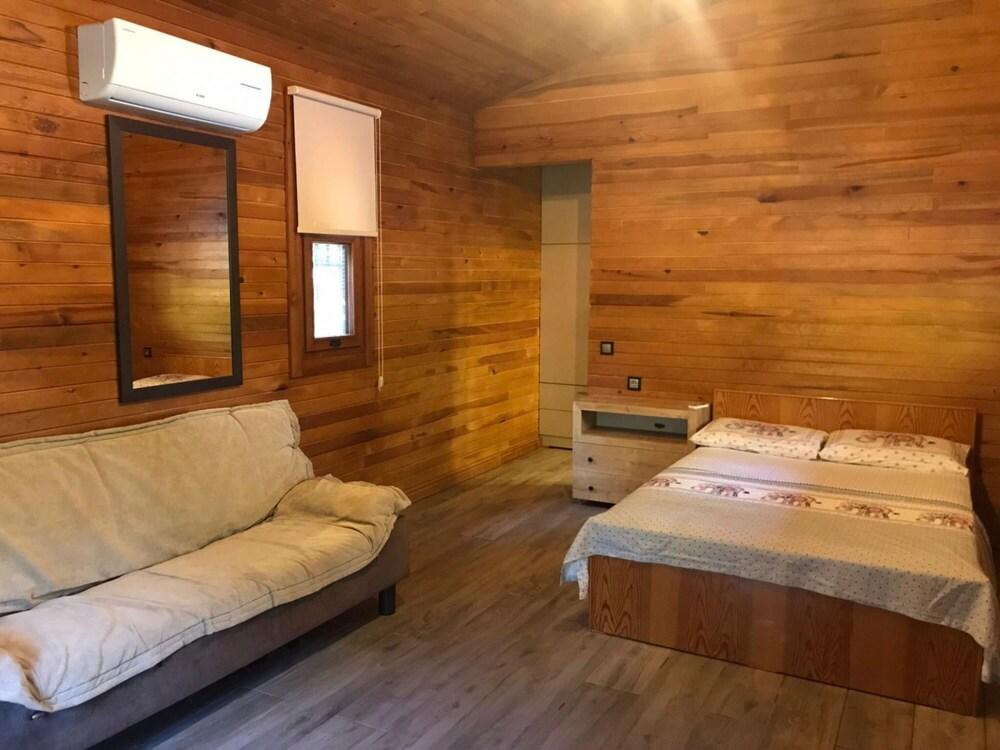 Lovely Summer House With Shared Pool in Kepez