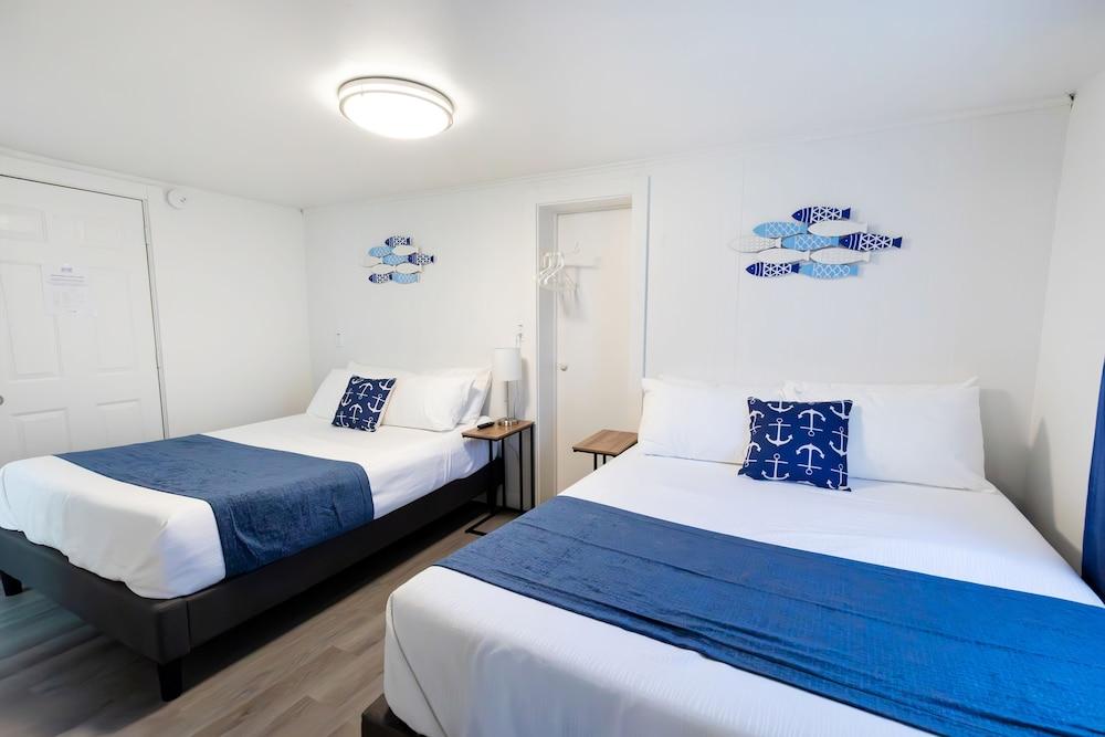 Anchor Bay Inn and Suites