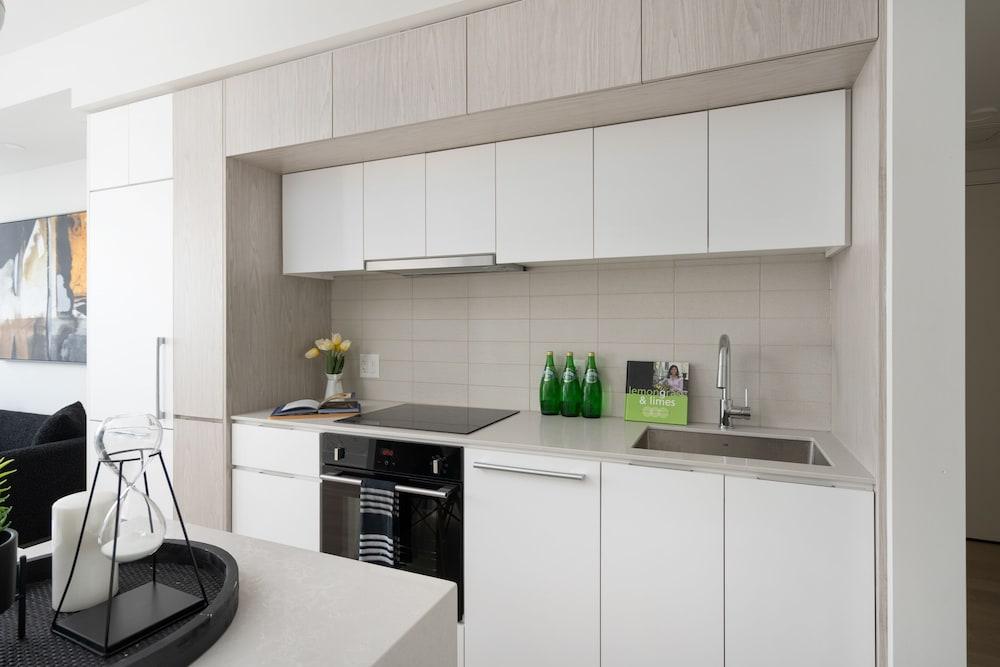 Designer 1BR plus Study Suite