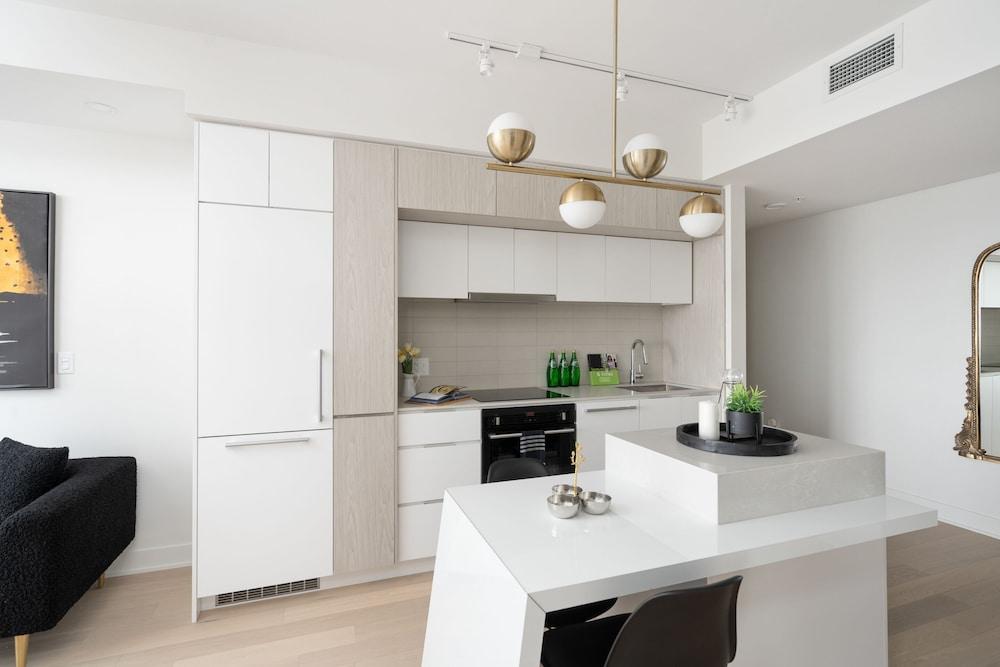 Designer 1BR plus Study Suite