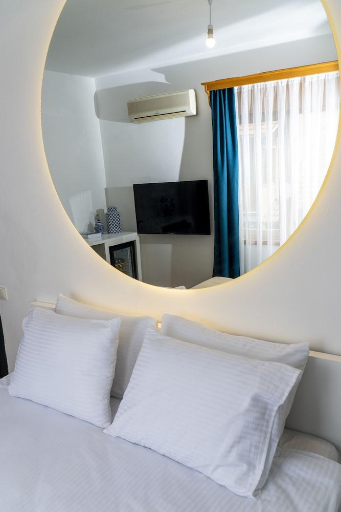 Niss Boutique Hotel