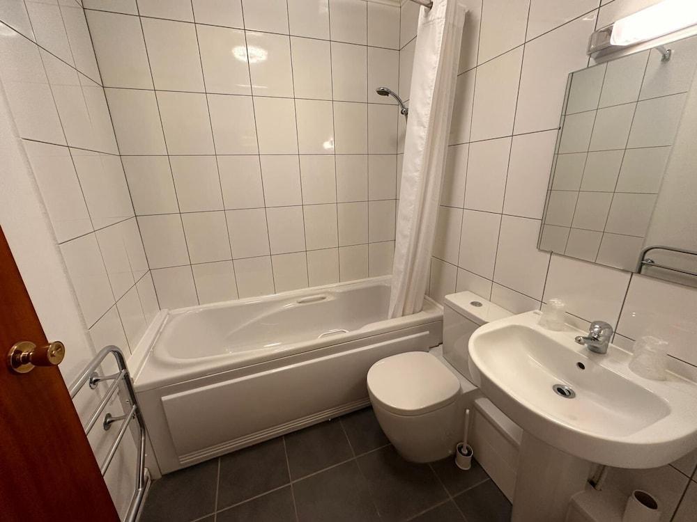 Pine Lodge Hotel & Restaurant Mansfield