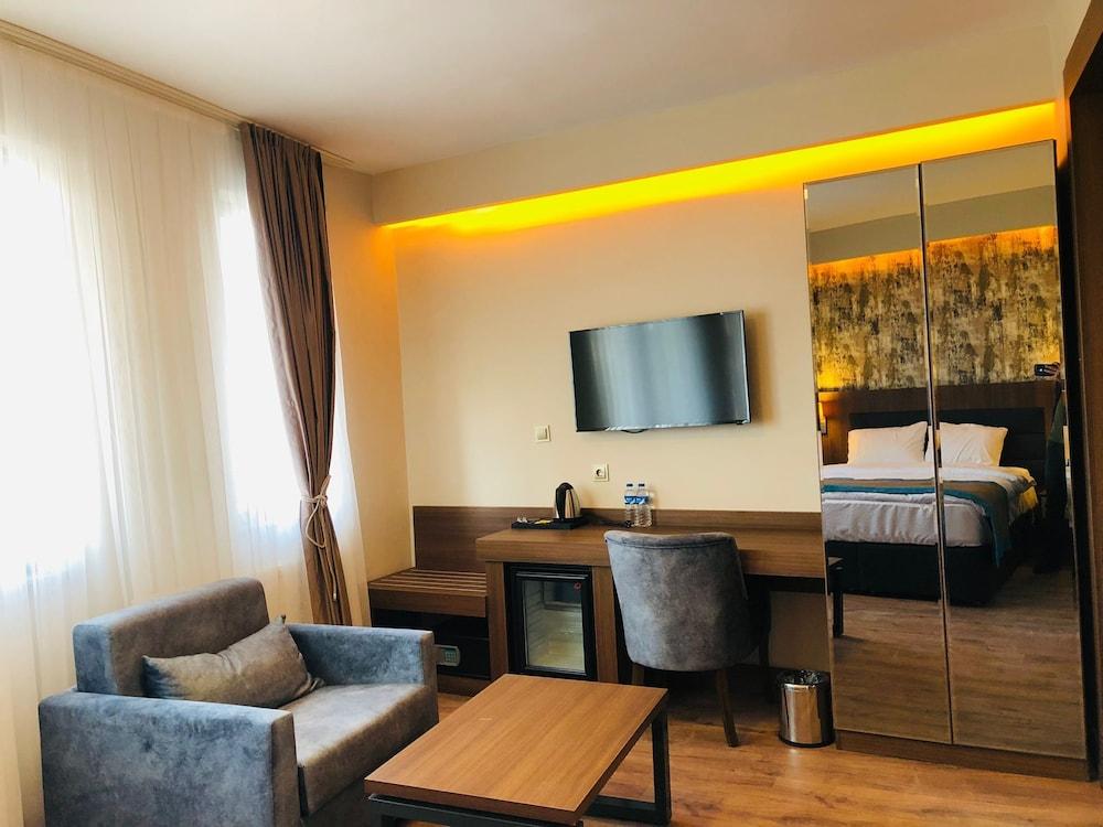 Crystal Snow Butik Hotel