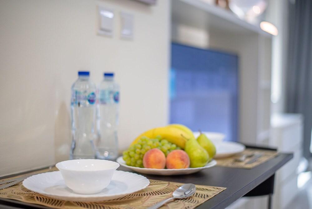 Marco Polo - Elegant Studio with Panoramic City Views