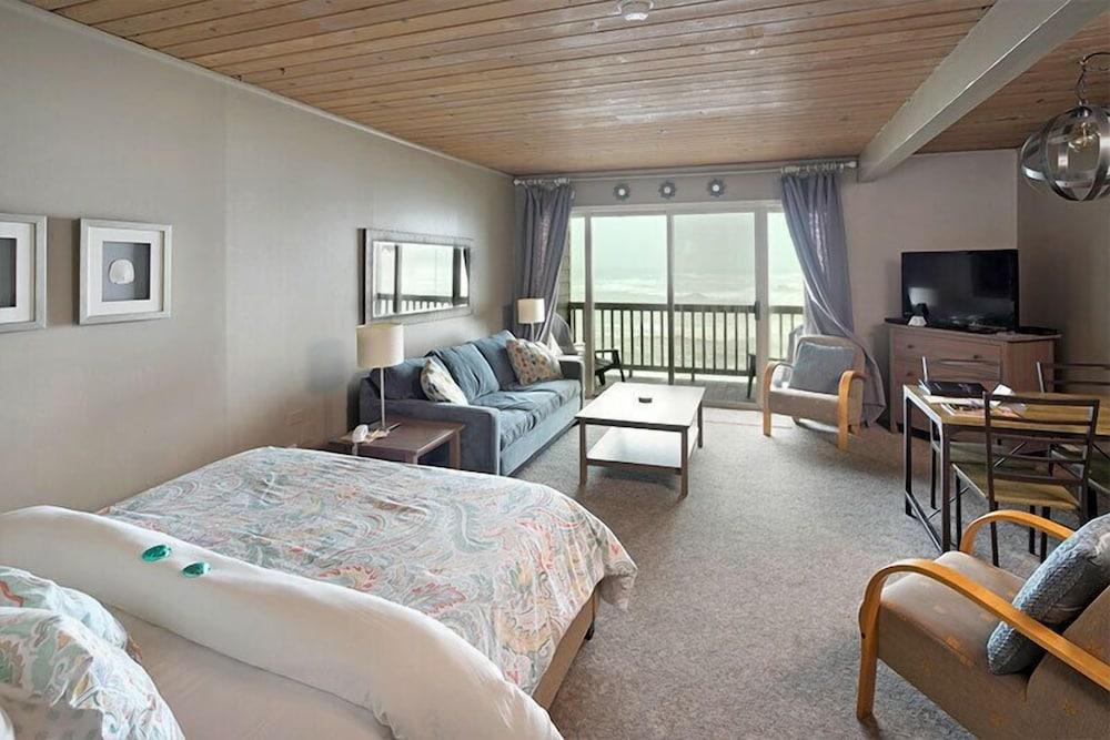 The Lanai At The Cove