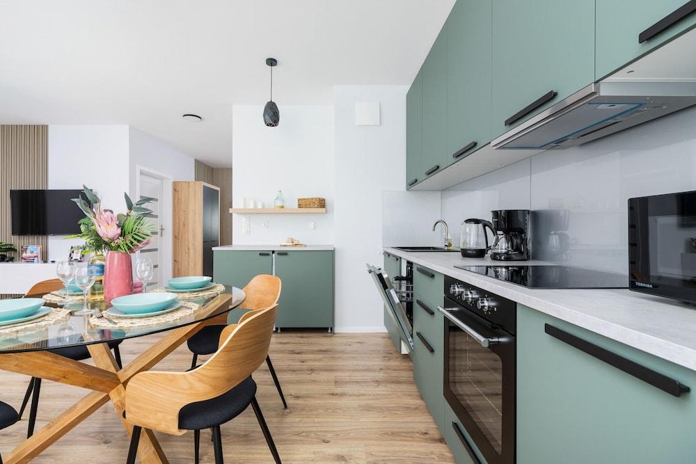 Apartment Bronowicka by Renters