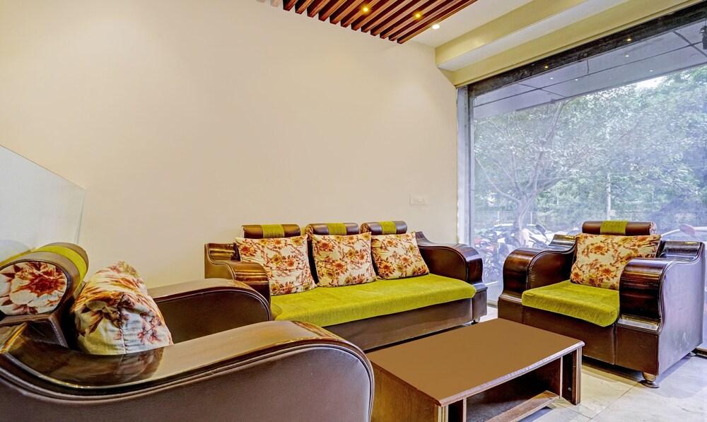 Itsy By Treebo - Radhika Ex